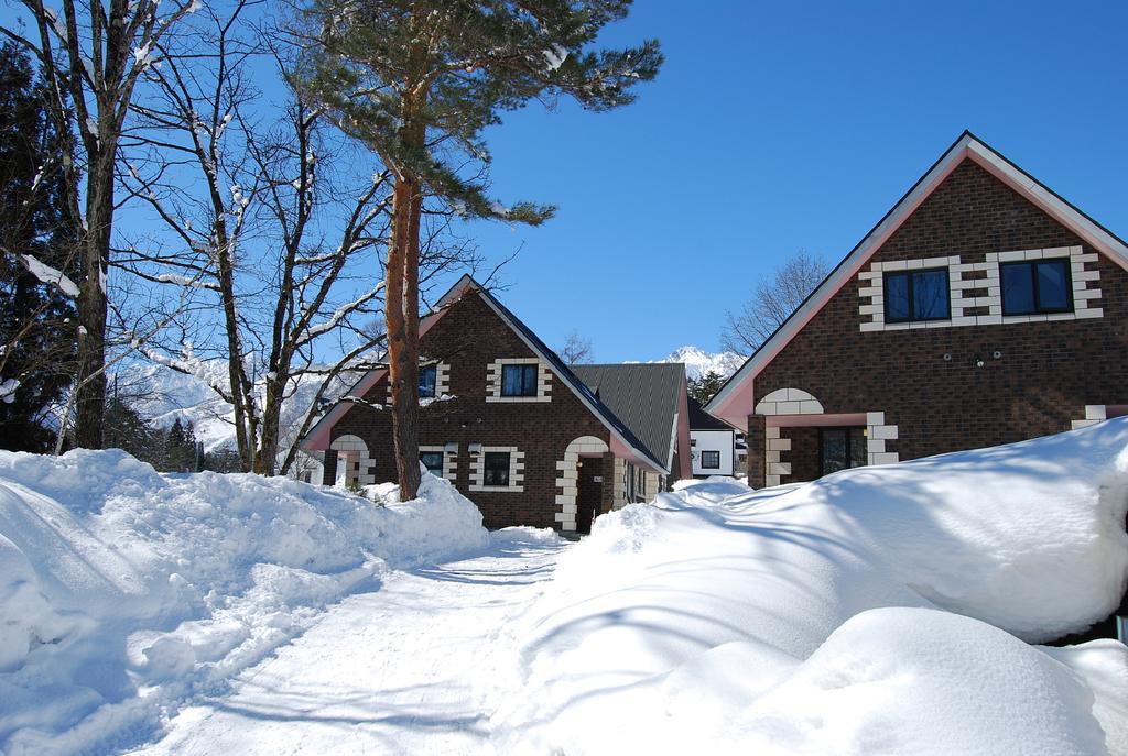 Alpine Chalets האקובה מראה חיצוני תמונה