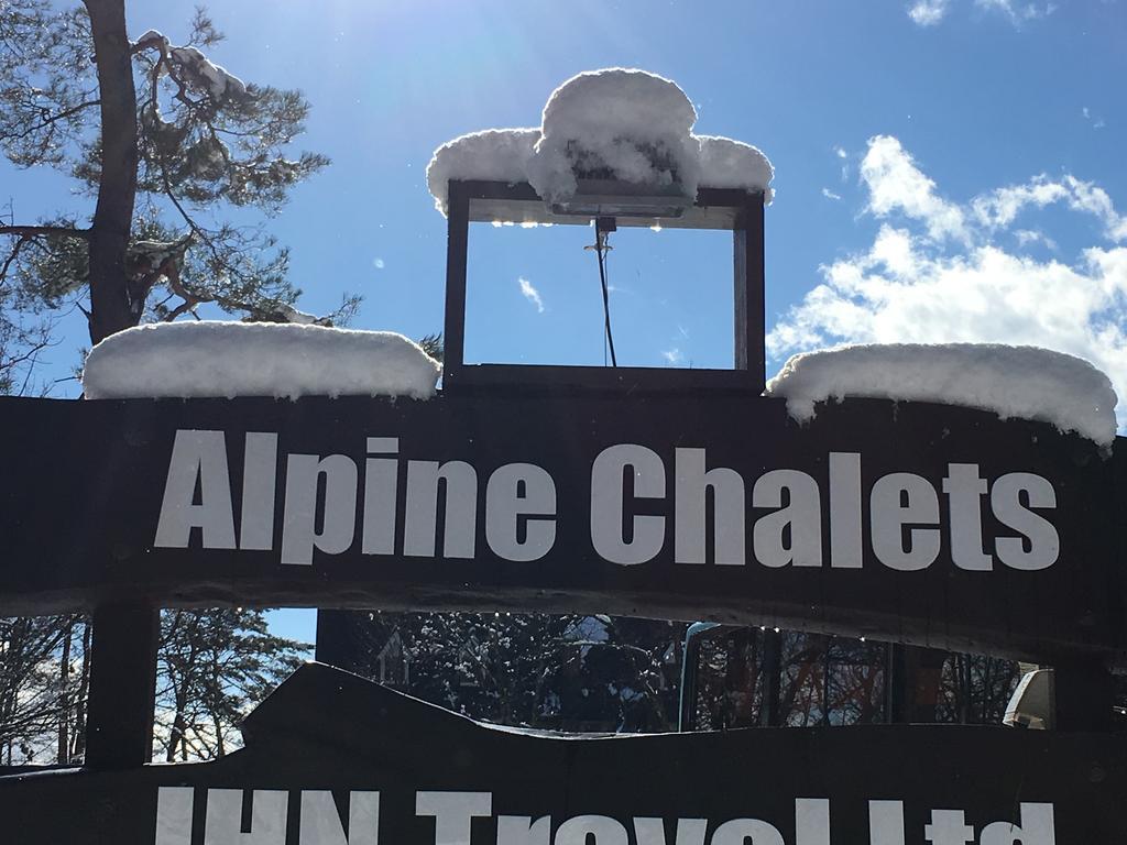 Alpine Chalets האקובה מראה חיצוני תמונה